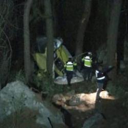 Ara&ccedil; 50 metrelik u&ccedil;uruma yuvarlandı: 2 &ouml;l&uuml;