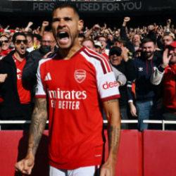Arsenal'a galibiyet i&ccedil;in 8 dakika yetti