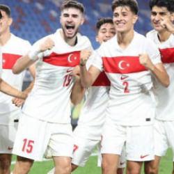Avrupa Şampiyonası yolunda b&uuml;y&uuml;k sınav! &Uuml;mit Milliler&rsquo;in Play-Off rakibi belli oldu