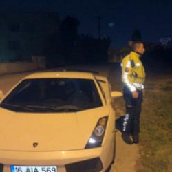 Bursa'da ilgin&ccedil; olay! 10 milyon TL'lik l&uuml;ks aracı bırakıp ka&ccedil;tı