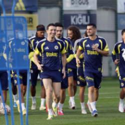 Fenerbah&ccedil;e'de &Ccedil;aykur Rizespor mesaisi devam ediyor!