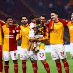 Galatasaray'da ilk ayrılık kesinleşti! Yıldız isim devre arasında yolcu