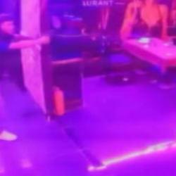 K&uuml;&ccedil;&uuml;k&ccedil;ekmece'de m&uuml;zikholde kanlı gece: M&uuml;dahale eden polis dahil 2 kişi hayatını kaybetti