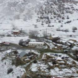 Lapa lapa yağdı! Erzincan beyaza b&uuml;r&uuml;nd&uuml; 