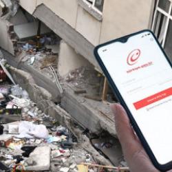 Maltepe'de bina &ccedil;&ouml;k&uuml;nce milyonlar e-Devlet'e akın etti!