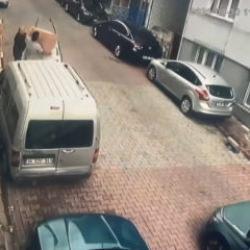 Polisten film gibi operasyon! Kağıthane'de 643 bin zehir hapı b&ouml;yle yakalandı