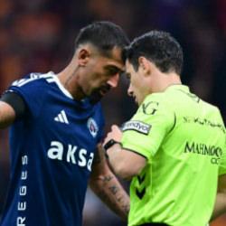 S&ouml;zleri g&uuml;ndem olmuştu! Demirbay Galatasaray taraftarından &ouml;z&uuml;r diledi