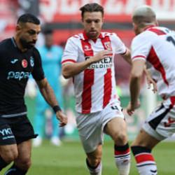 Karadeniz derbisinde g&uuml;len Trabzonspor oldu! Fırtına, fişi 12 dakikada &ccedil;ekti