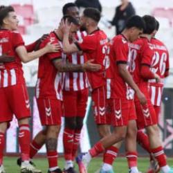 TFF 1. Lig'de 4-1'lik m&uuml;thiş d&uuml;ello!
