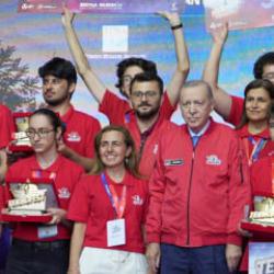 T&Uuml;BA-TEKNOFEST Doktora Bilim &Ouml;d&uuml;l&uuml; sahiplerini buldu!