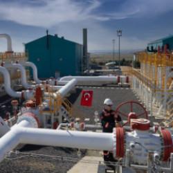 D&uuml;nya'nın &ccedil;evresini 6,5 kez dolaşıyor: N&uuml;fusun y&uuml;zde 85'ine doğal gaz ulaştı