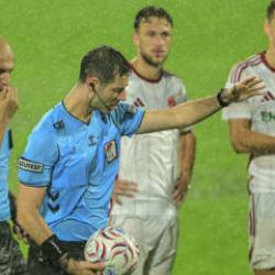 1. Lig ma&ccedil;ına yağmur engeli! Yarıda kaldı