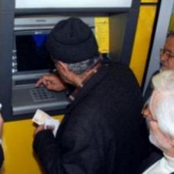ATM'den para &ccedil;eken emekliler dikkat: Yeni d&uuml;zen ile paranız yanmasın!