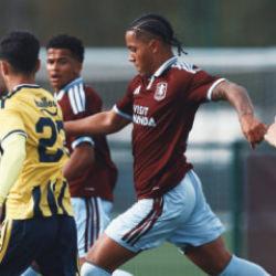 Avrupa'da Fenerbah&ccedil;e'ye Aston Villa engeli! Gen&ccedil;ler kaybetti