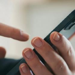 Bir g&uuml;nde akrabasına 45 mesaj g&ouml;nderdi: Hapis cezası verildi