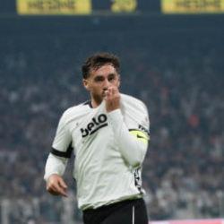 Beşiktaş'ın m&uuml;tevazı kaptanı! Orkun K&ouml;k&ccedil;&uuml;'n&uuml;n taktığı saat şaşırttı