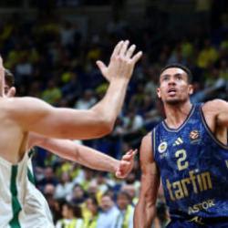 Fenerbah&ccedil;e, EuroLeague'de farklı kazandı