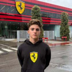 Ferrari&rsquo;ye 16 yaşında T&uuml;rk pilot: Alp Aksoy, 2027&rsquo;de Avrupa pistlerinde yarışacak