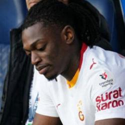 Galatasaray'da Rafael Laeo depremi! 61'de oyuna girdi! 77'de kenara alındı
