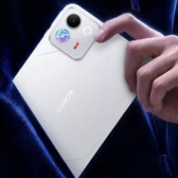 Honor'dan cebe sığacak tablet! G&uuml;c&uuml;yle herkesi şaşırttı