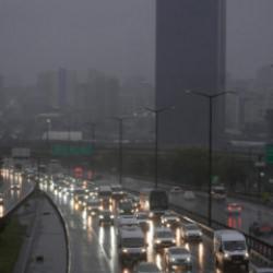 İstanbul'da sabah saatlerinde trafik yoğunluğu yaşanıyor