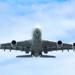İstanbul'da u&ccedil;akta korku dolu anlar! Havada acil durum ilan etti