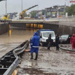 Kocaeli'de sağanak faciası! Sele kapılan bir kişi kayboldu