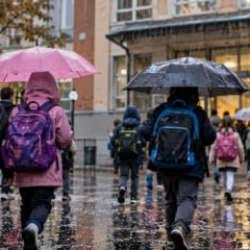 Sağanak nedeniyle bir&ccedil;ok ilde okullar tatil edildi: Valiliklerden peş peşe a&ccedil;ıklamalar