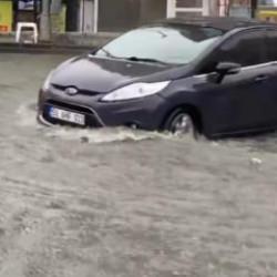Siyasilerden peş peşe İstanbul a&ccedil;ıklaması