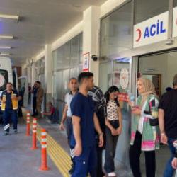Yemek sonrası rahatsızlanan 30 &ouml;ğrenci hastaneye kaldırıldı