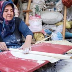 1,5 yıl boyunca bozulmuyor! Ekmek ihtiya&ccedil;larını b&ouml;yle karşılıyorlar