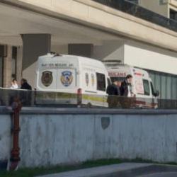 İstanbul'da rezidansta kanlı pusu! Cinayet ş&uuml;phelisi &ouml;l&uuml; bulundu