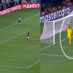 Muslera ma&ccedil;a damga vurdu! Performansıyla parmak ısırttı