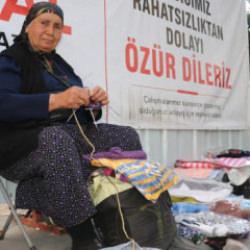 Boyu uzun diye okula g&ouml;ndermediler! 66 yıldır el işi yaparak ge&ccedil;iniyor