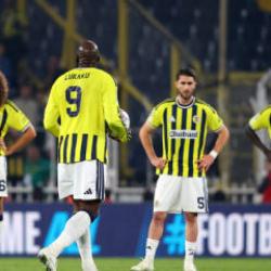 &Ccedil;ek basını Fenerbah&ccedil;e-Slavia Prag ma&ccedil;ını konuşuyor! 'Kung-fu tekmesi'