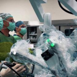 Doktor İstanbul&rsquo;da, hasta Muş&rsquo;ta! 1400 kilometre uzaktan ameliyat edildi