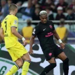 Dortmund, Azerbaycan'da 2 golle kazandı