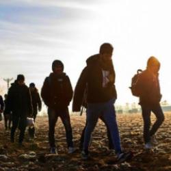 Edirne ve Kırklareli'nde 17 d&uuml;zensiz g&ouml;&ccedil;men yakalandI