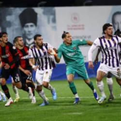 Fatih Karag&uuml;mr&uuml;k evinde mağlup!