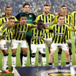 Fenerbah&ccedil;e, Devler Ligi'nde 'İlk' i&ccedil;in sahaya &ccedil;ıkacak! Slavia Prag ma&ccedil;ı &ouml;ncesi 2 eksik