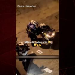 Fransa'da tarihi skandal! Polisler yağmaya katıldı, l&uuml;ks mağazadan ayakkabı &ccedil;aldılar!