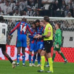 Hakem bitirdi, futbolcular duymadı! Beşiktaş ma&ccedil;ında şaşırtan anlar