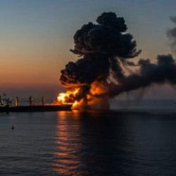 H&uuml;rm&uuml;z Boğazı&rsquo;nda petrol tankeri mayına &ccedil;arptı! İran&rsquo;dan sert mesaj