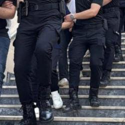 İzmir'de FET&Ouml; operasyonu: 16 ş&uuml;pheli yakalandı