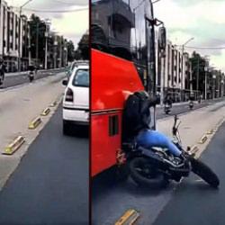 Dikkatsiz motosiklet s&uuml;r&uuml;c&uuml;s&uuml; &ouml;l&uuml;mden kıl payı kurtuldu