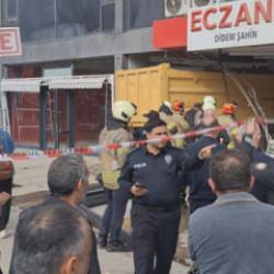 Pendik'te hafriyat kamyonu eczaneye girdi: 7 yaralı 