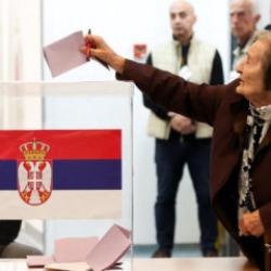 Sırbistan'da erken se&ccedil;im: Oy verme işlemi başladı