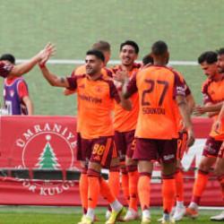 Sivasspor, İstanbul'da dağıldı! 9 kişi kalıp fark yediler