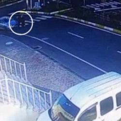 Tekirdağ'da yaya ge&ccedil;idindeki feci kaza kameraya yansıdı
