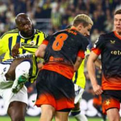 Slavia Prag, Fenerbah&ccedil;e ma&ccedil;ında 19 yıl sonra ilki yaşadı